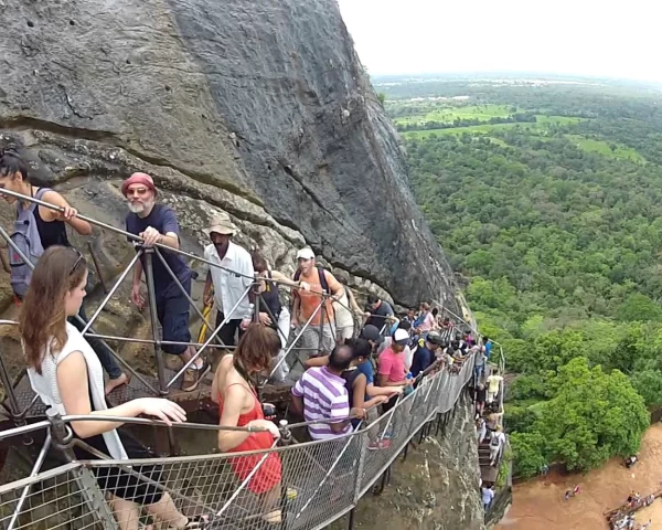 Discover Srilanka - Image 5